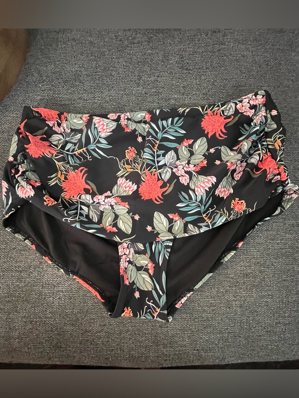 Women’s Plus Size Floral High-Waist Swim Bottoms